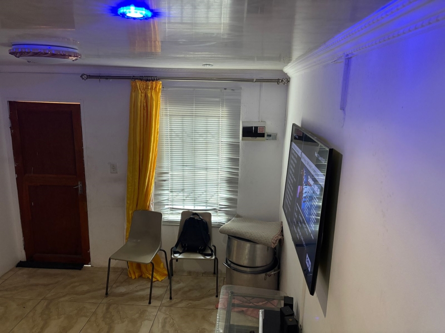 2 Bedroom Property for Sale in Forest Village Western Cape